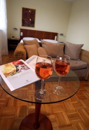 Wein-Traeume Hotel Thüngersheim Szoba fotó