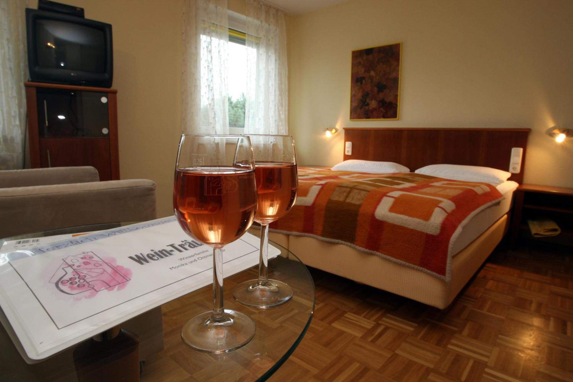 Wein-Traeume Hotel Thüngersheim Kültér fotó