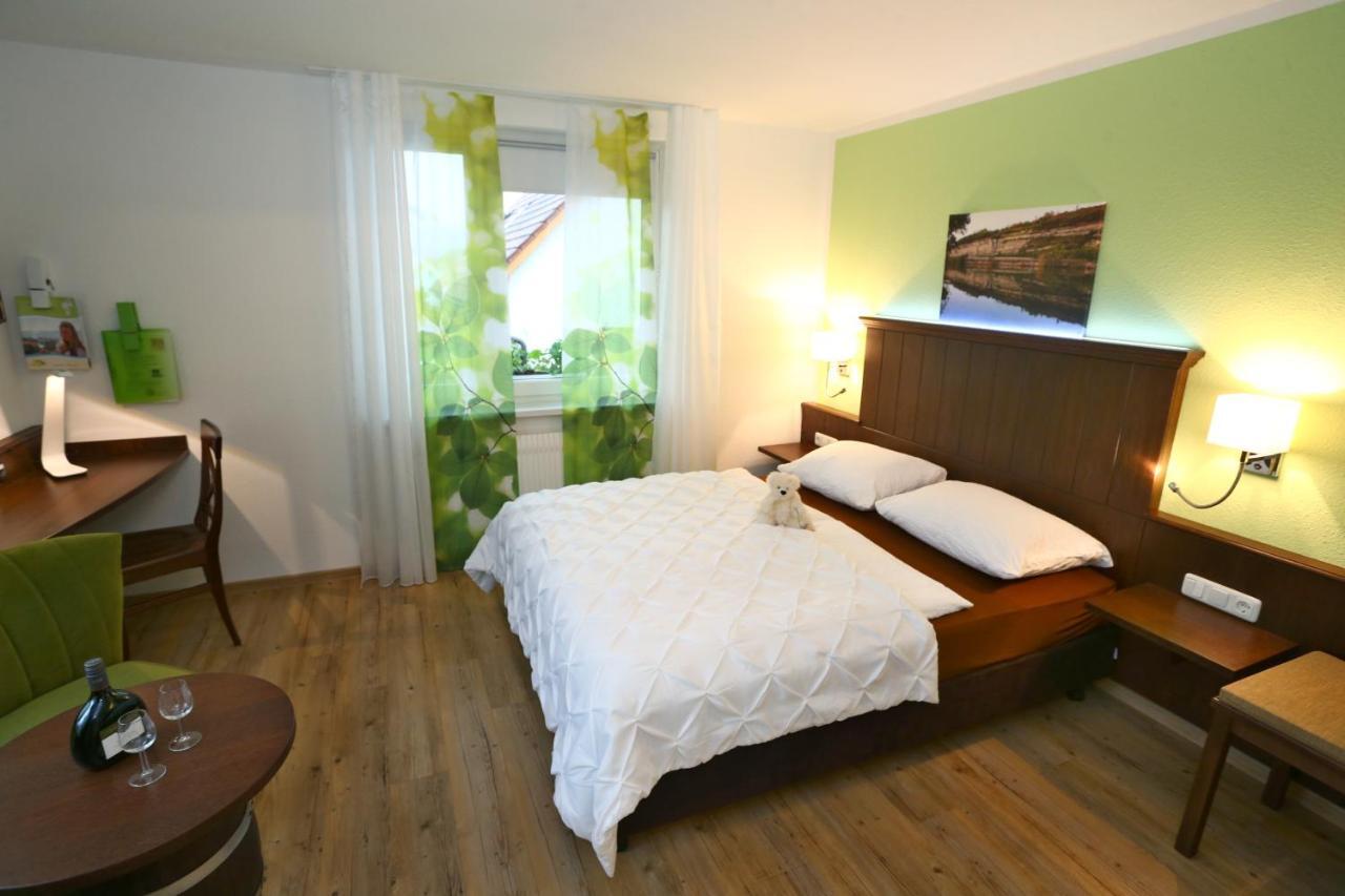 Wein-Traeume Hotel Thüngersheim Kültér fotó